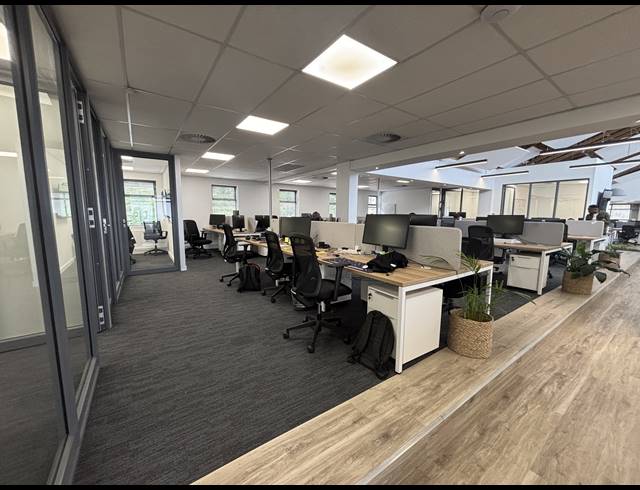 967M² OFFICE TO LET IN PLATTEKLOOF 1